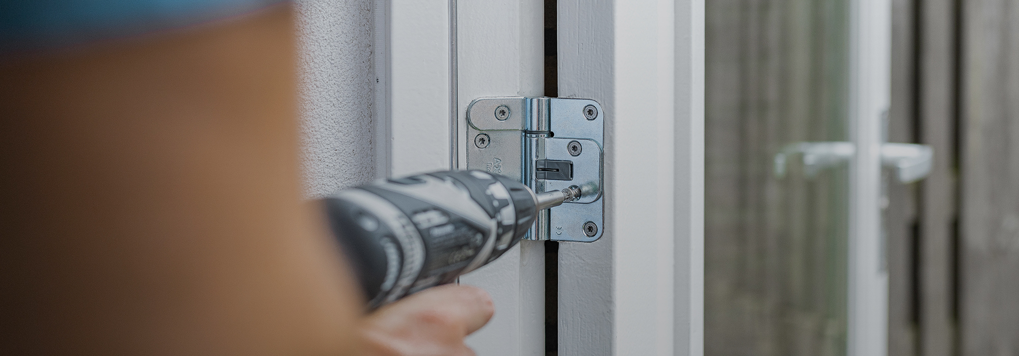 AXA Titan® security hinges